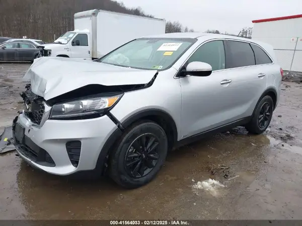 5XYPGDA57KG484161 2019 KIA SORENTO - Image 2