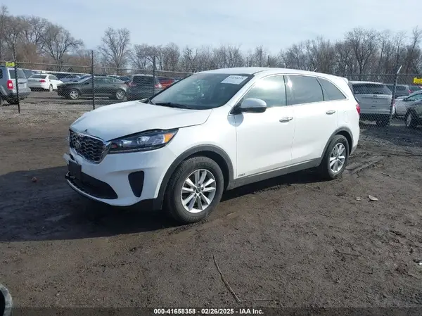 5XYPGDA57KG489151 2019 KIA SORENTO - Image 2