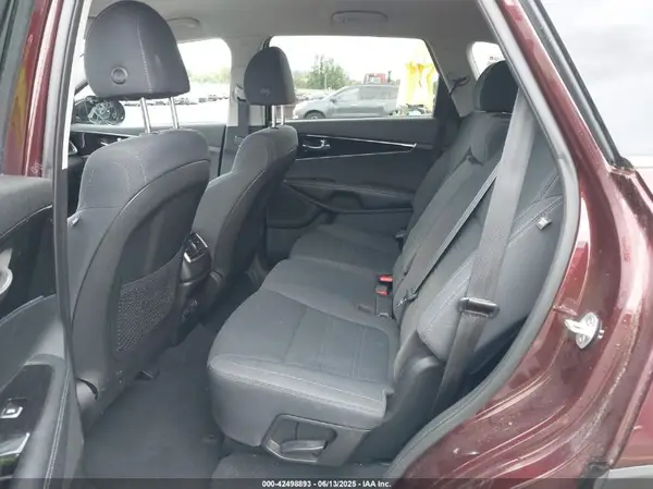 5XYPGDA57KG499100 2019 KIA SORENTO - Image 8