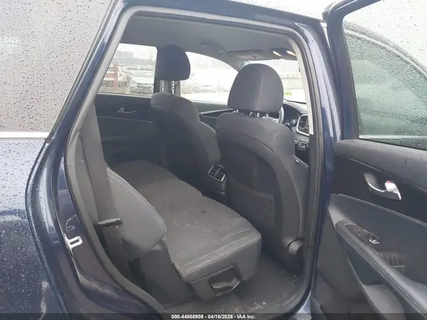 5XYPGDA57KG546271 2019 KIA SORENTO - Image 8