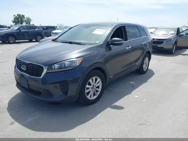 5XYPGDA57KG553219 2019 KIA SORENTO - Image 2