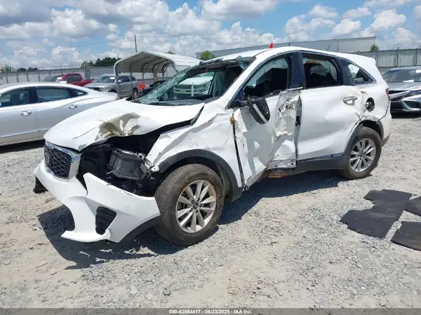 5XYPGDA57KG567654 2019 KIA SORENTO - Image 2