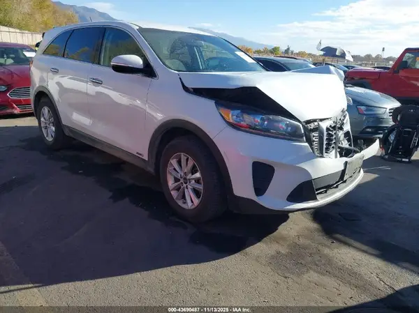 5XYPGDA57KG576628 2019 KIA SORENTO - Image 1