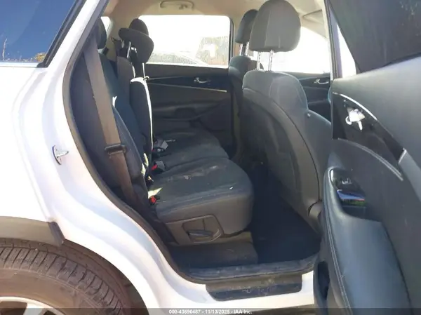 5XYPGDA57KG576628 2019 KIA SORENTO - Image 8