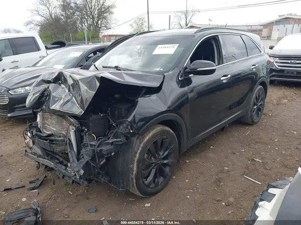 5XYPGDA57KG605223 2019 KIA SORENTO - Image 2