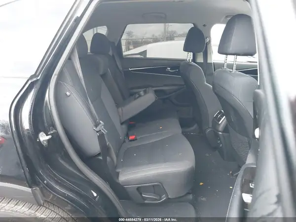 5XYPGDA57KG605223 2019 KIA SORENTO - Image 8