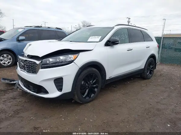 5XYPGDA57LG691635 2020 KIA SORENTO - Image 2