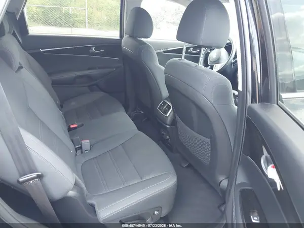 5XYPGDA57LG697077 2020 KIA SORENTO - Image 8