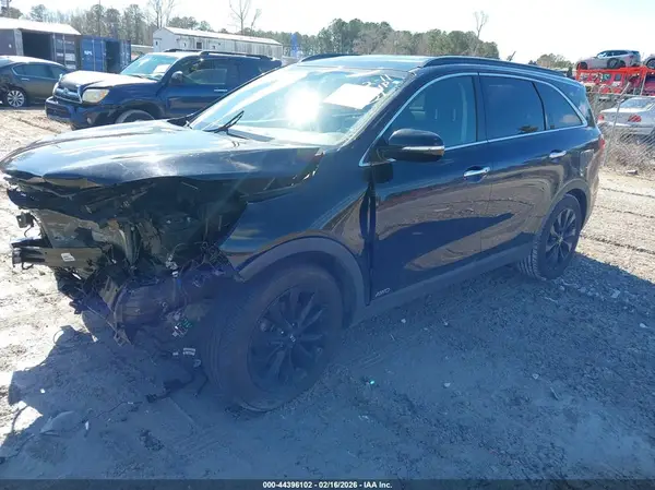 5XYPGDA57LG697953 2020 KIA SORENTO - Image 2