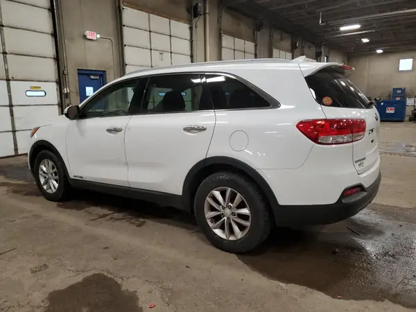 5XYPGDA58GG008590 2016 KIA SORENTO - Image 2