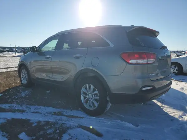 5XYPGDA58GG009755 2016 KIA SORENTO - Image 2