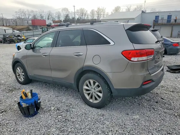5XYPGDA58GG044019 2016 KIA SORENTO - Image 2