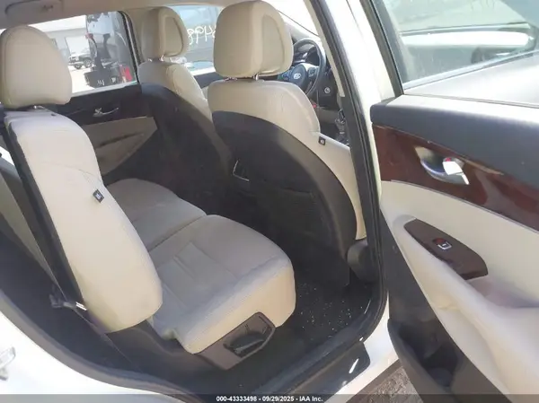 5XYPGDA58GG063251 2016 KIA SORENTO - Image 8