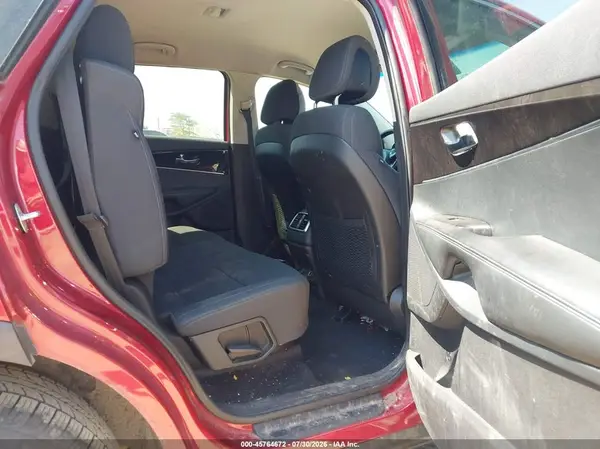 5XYPGDA58GG106261 2016 KIA SORENTO - Image 8