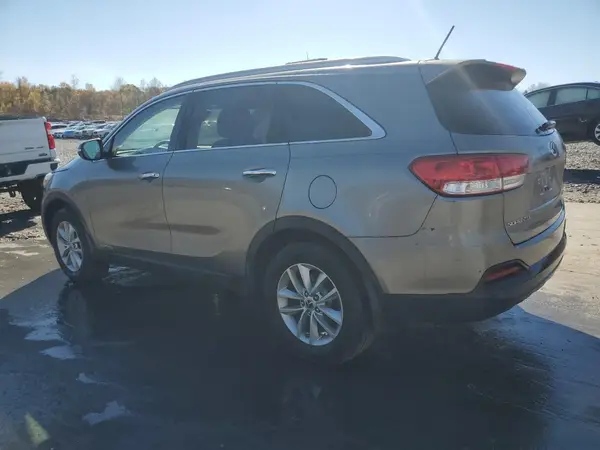 5XYPGDA58GG108897 2016 KIA SORENTO - Image 2