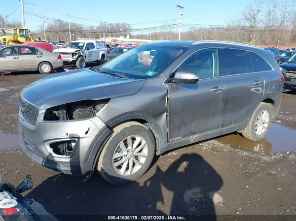 5XYPGDA58GG110326 2016 KIA SORENTO - Image 2