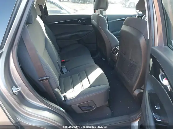 5XYPGDA58GG110326 2016 KIA SORENTO - Image 8
