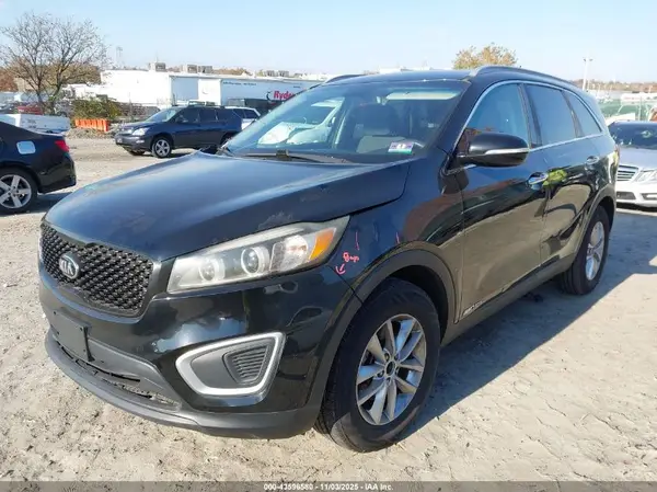 5XYPGDA58GG131239 2016 KIA SORENTO - Image 2