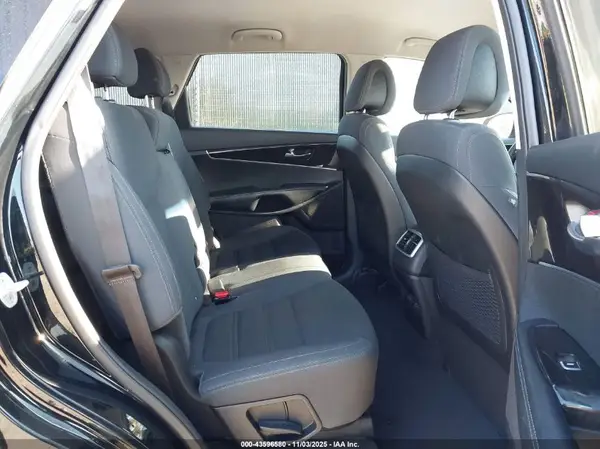 5XYPGDA58GG131239 2016 KIA SORENTO - Image 8