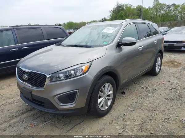 5XYPGDA58GG134139 2016 KIA SORENTO - Image 2
