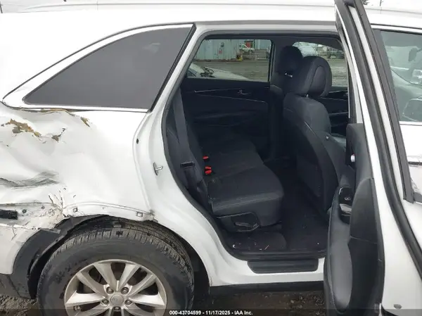 5XYPGDA58GG143066 2016 KIA SORENTO - Image 8