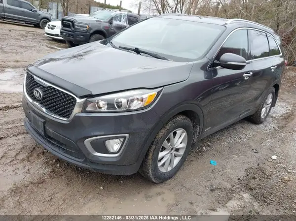 5XYPGDA58GG161552 2016 KIA SORENTO - Image 2