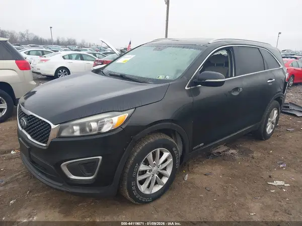 5XYPGDA58GG162992 2016 KIA SORENTO - Image 2