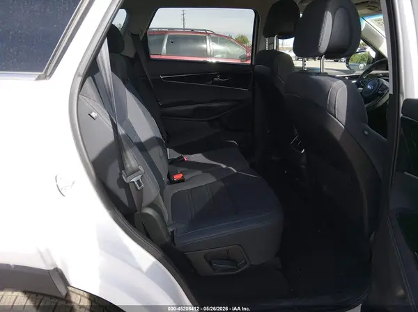 5XYPGDA58GG178013 2016 KIA SORENTO - Image 8