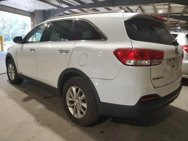5XYPGDA58GG179890 2016 KIA SORENTO - Image 2