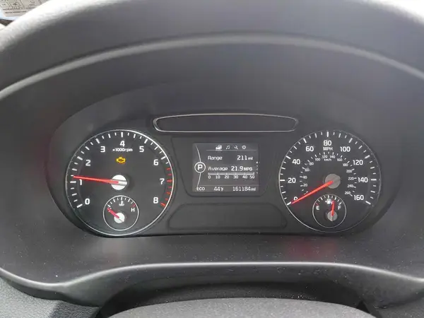 5XYPGDA58HG195427 2017 KIA SORENTO - Image 8