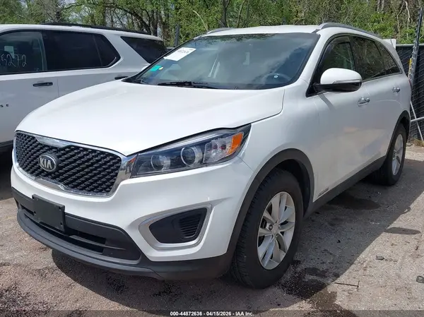 5XYPGDA58HG198571 2017 KIA SORENTO - Image 2