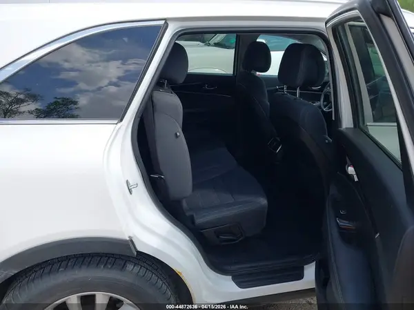 5XYPGDA58HG198571 2017 KIA SORENTO - Image 8