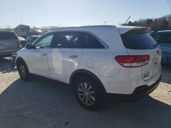 5XYPGDA58HG207737 2017 KIA SORENTO - Image 2