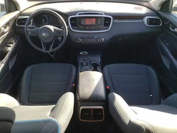 5XYPGDA58HG207737 2017 KIA SORENTO - Image 8