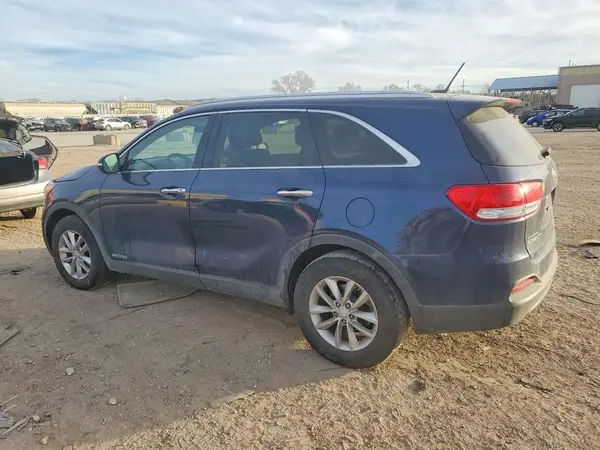 5XYPGDA58HG208855 2017 KIA SORENTO - Image 2