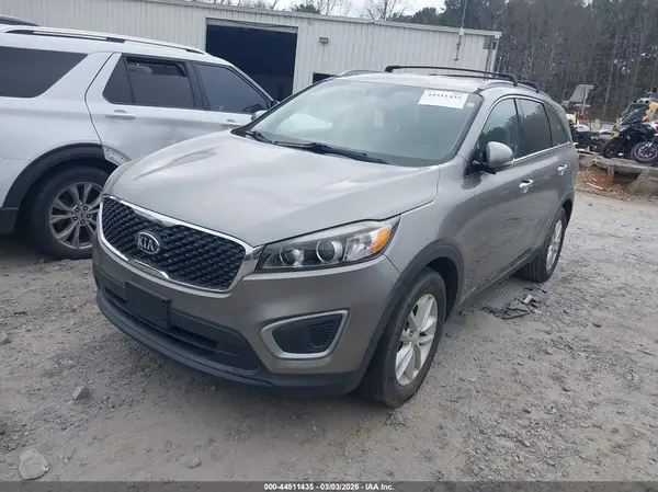5XYPGDA58HG209150 2017 KIA SORENTO - Image 2