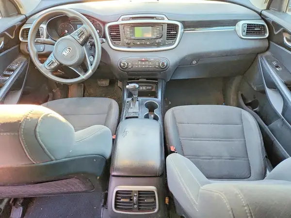 5XYPGDA58HG212131 2017 KIA SORENTO - Image 8