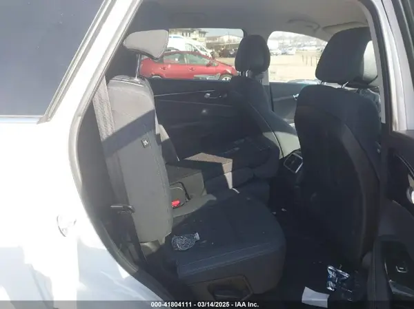 5XYPGDA58HG215501 2017 KIA SORENTO - Image 8