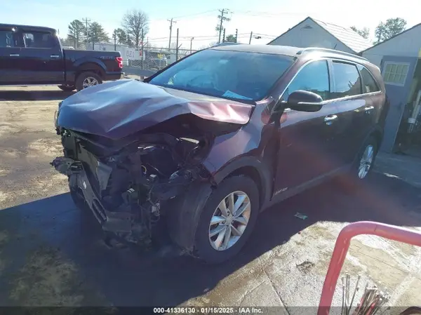 5XYPGDA58HG227907 2017 KIA SORENTO - Image 2