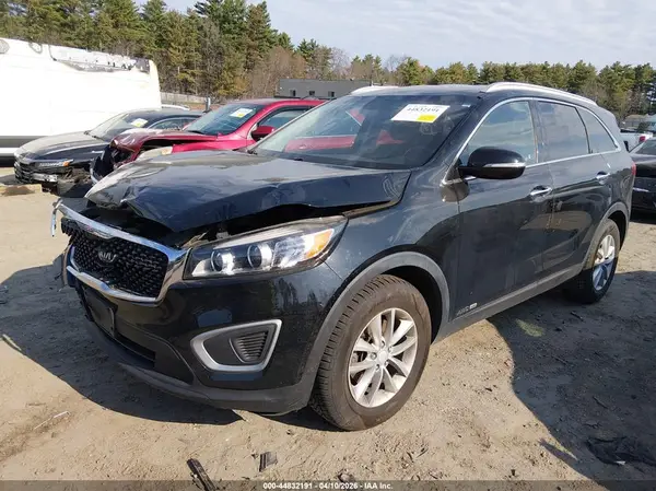5XYPGDA58HG228393 2017 KIA SORENTO - Image 2