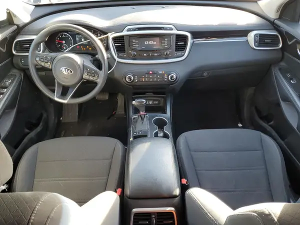 5XYPGDA58HG235411 2017 KIA SORENTO - Image 8