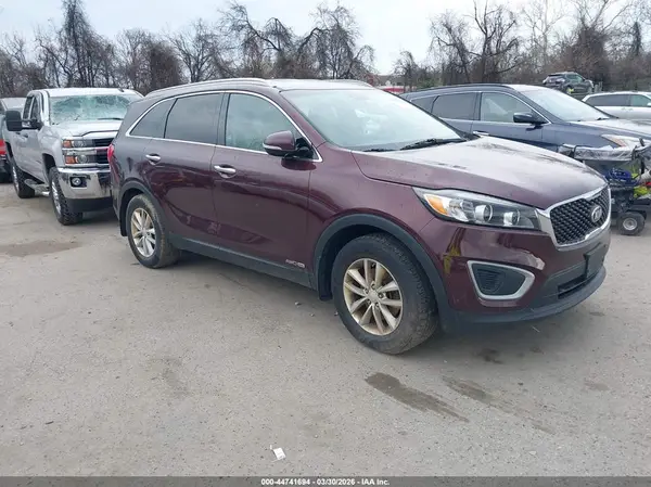 5XYPGDA58HG235456 2017 KIA SORENTO - Image 1