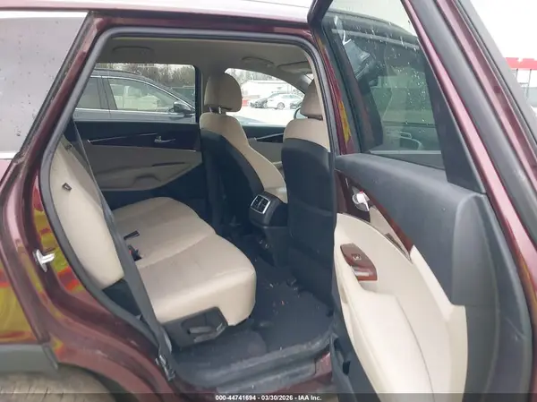 5XYPGDA58HG235456 2017 KIA SORENTO - Image 8
