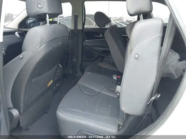 5XYPGDA58HG288240 2017 KIA SORENTO - Image 8