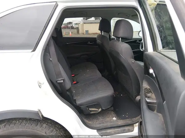 5XYPGDA58HG291834 2017 KIA SORENTO - Image 8
