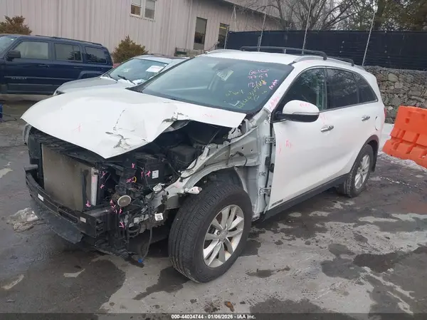 5XYPGDA58HG308910 2017 KIA SORENTO - Image 2