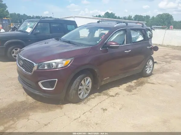 5XYPGDA58HG309135 2017 KIA SORENTO - Image 2