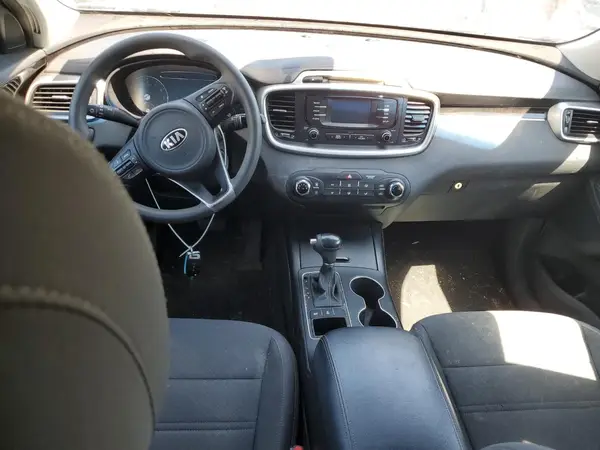 5XYPGDA58HG309152 2017 KIA SORENTO - Image 8