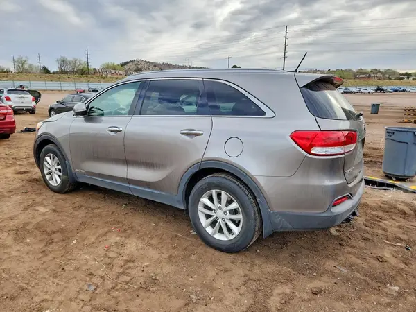 5XYPGDA58HG313167 2017 KIA SORENTO - Image 2