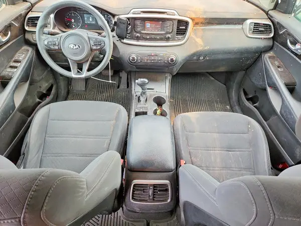 5XYPGDA58HG313167 2017 KIA SORENTO - Image 8
